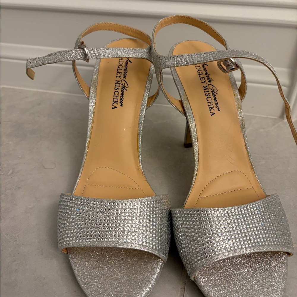 Badgley Mischka Shimmering Silver Heels size 8.5